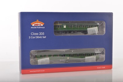 Lot 395 - Bachmann For Kernow Model Rail Centre 00 Gauge boxed 31-235Z  BR SR green Class 205 2H Thumper  2-CAR  DEMU Diesel  Multiple Unit