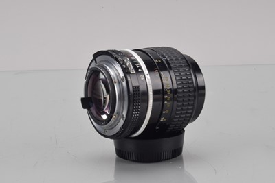 Lot 54 - A Nikon Nikkor 105mm f/2.5 Ai Lens