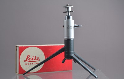 Lot 126 - A Leitz 14101 Z Table Top Tripod
