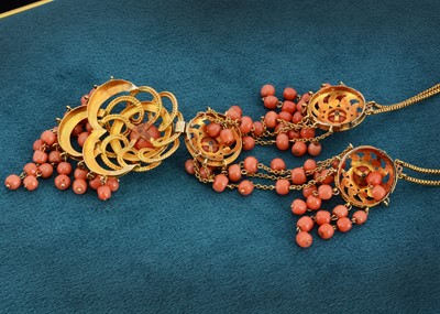 Lot 17 - A late 19th to early 20th century yellow metal coral and diamond necklace and pendant