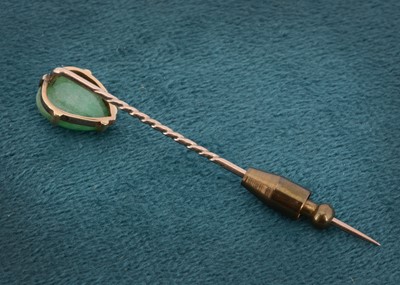 Lot 24 - A certificated Chinese jadeite jade stick pin
