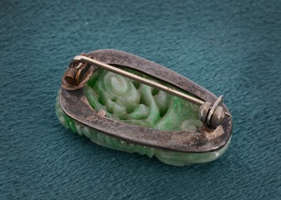 Lot 25 - A certificated Chinese jadeite jade carved panel brooch