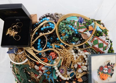 Lot 44 - A large collection of hardstone, cultured pearl, silver and diamond set jewels