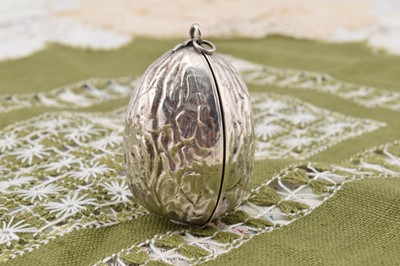 Lot 305 - A Sterling 925 marked American walnut