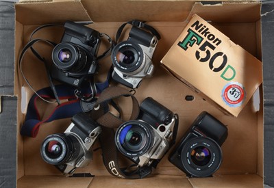 Lot 245 - A Tray of AF SLR Caneras