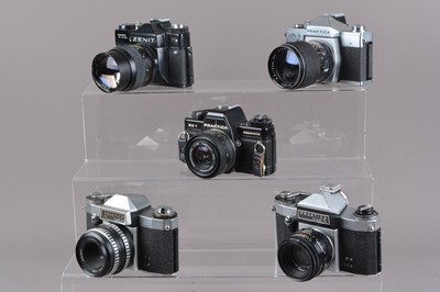 Lot 247 - A Group of Eastern Bloc Cameras