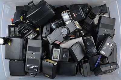 Lot 278 - A Box of Flash Units