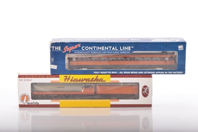 Lot 593 - Fox Valley Models American HO Gauge Milwaukee Road orange, brown and grey 4-4-2 Streamline 'Hiawatha' Locomotive and Tender