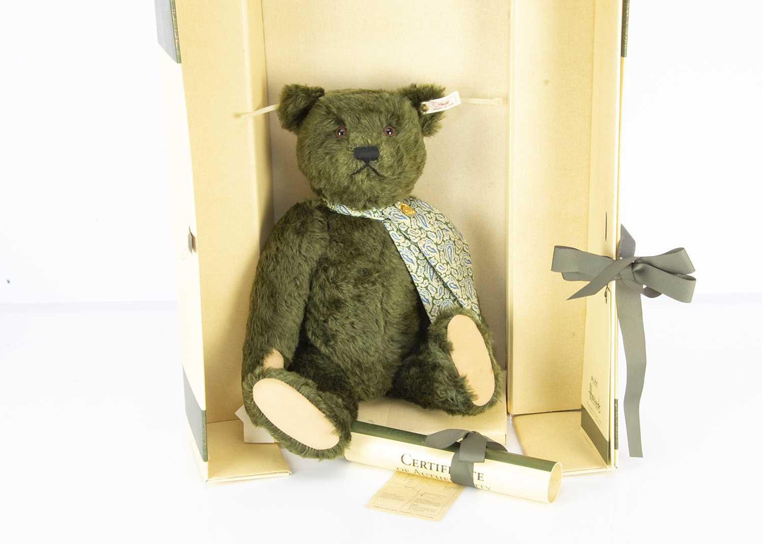 Lot 2 - A Steiff limited edition Harrods musical Centenary Teddy Bear