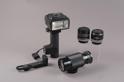 Lot 528 - Canon FD Lens and Accessories