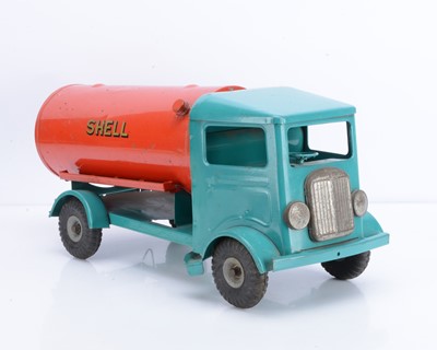 Lot 344 - A Scarce Unboxed Tri-ang TM7213 Pressed Steel #204 Shell Petrol Tanker