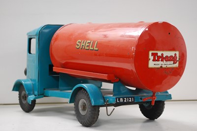 Lot 344 - A Scarce Unboxed Tri-ang TM7213 Pressed Steel #204 Shell Petrol Tanker
