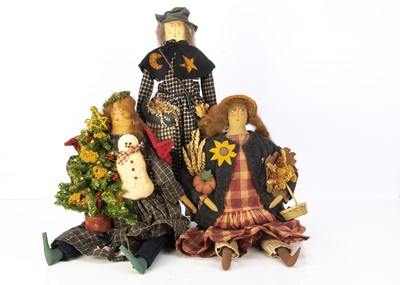 Lot 223 - A large quantity of cloth dolls