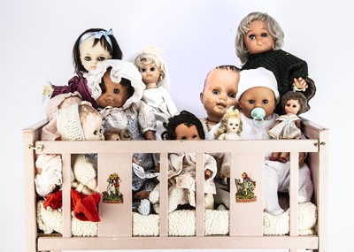 Lot 224 - Various vinyl and hard plastic dolls