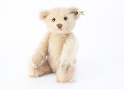 Lot 25 - A  Steiff limited edition Teddy Rose 1925 replica Teddy Bear
