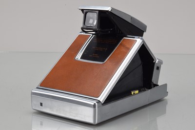 Lot 356 - A Polaroid SX-70 Land Camera