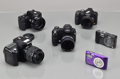 Lot 444 - A Tray of Digital Cameras