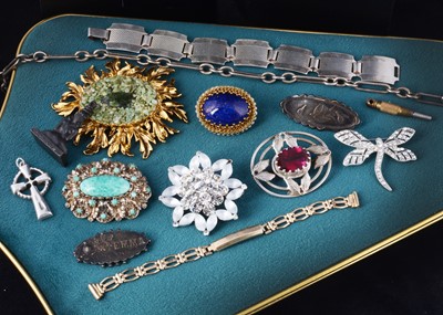 Lot 23 - A collection of silver and costume jewellery