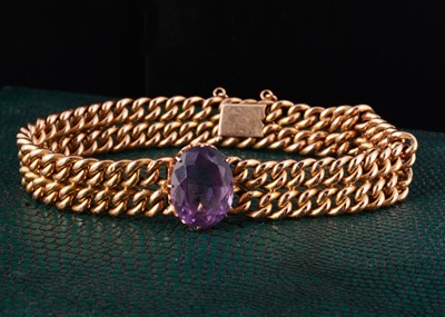 Lot 38 - A continental flattened double curb link bracelet