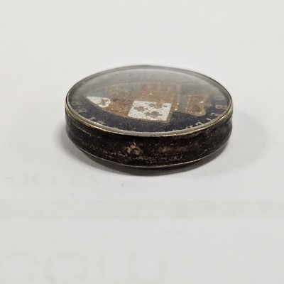 Lot 39 - A George III 1788 spade Guinea with an enamel applied reverse