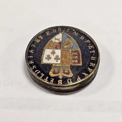 Lot 39 - A George III 1788 spade Guinea with an enamel applied reverse