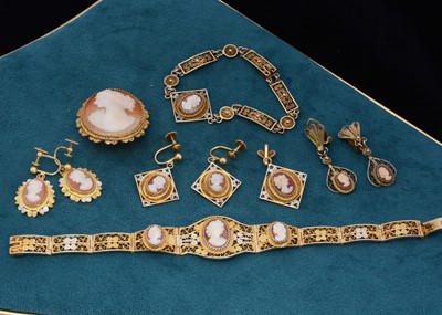 Lot 91 - A collection of shell carved cameo jewellery