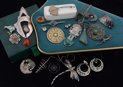 Lot 113 - A collection of silver jewels