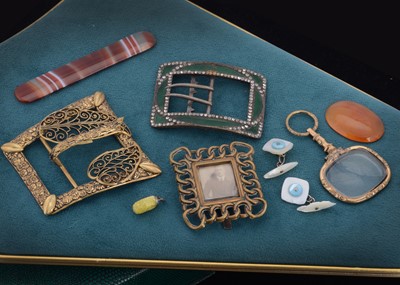 Lot 154 - A small collection of buckles