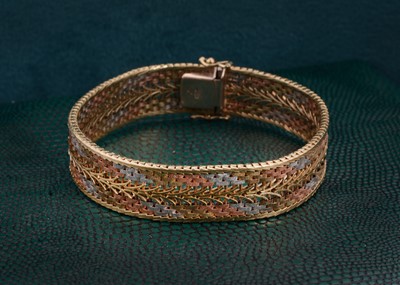 Lot 158 - A 9ct three colour gold bracelet