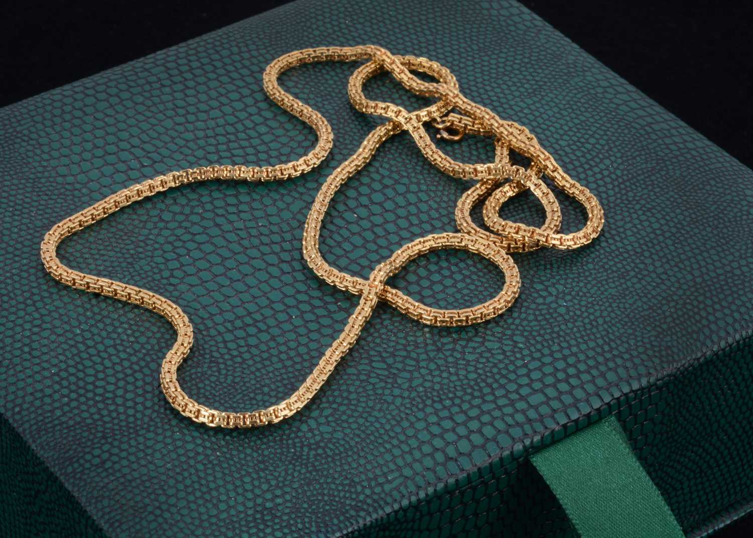 Lot 169 - An 18ct gold Asprey of London box link necklace
