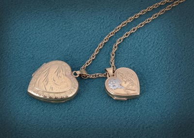 Lot 176 - A 9ct gold heart locket