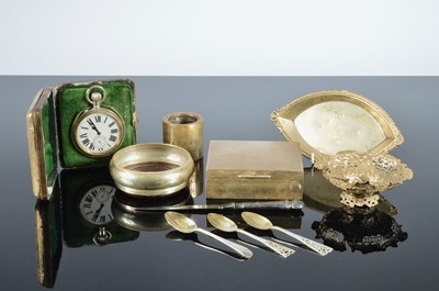Lot 231 - A collection of silver and other items