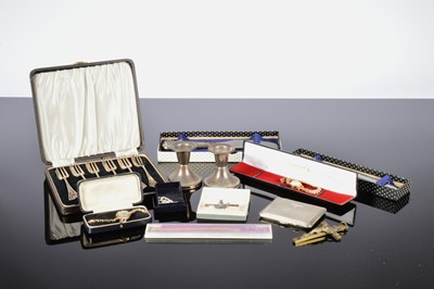 Lot 233 - A small mixed lot of silver and other items