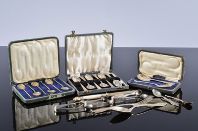 Lot 274 - A small collection of silver and other flat ware