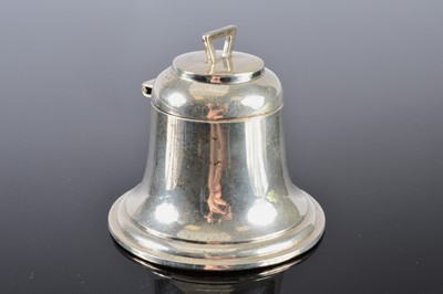 Lot 282 - An Edwardian silver novelty inkwell by A & Z, 7cm high