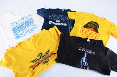 Lot 578 - Star Wars Plus T Shirts