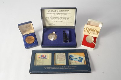 Lot 33 - A collection of three Silver commemorative medallions
