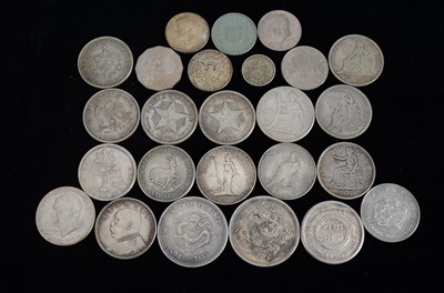 Lot 67 - A collection of seventeen world crown size replica white metal coins