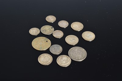 Lot 96 - Thirteen small collectable coins