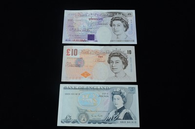 Lot 159 - A collection of Bank of England Bank Notes