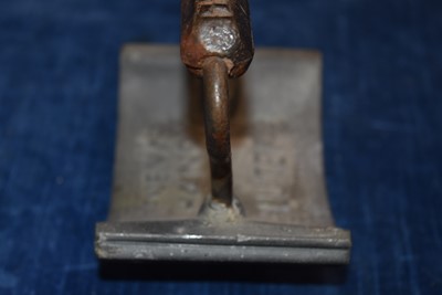 Lot 9 - A Geneva Hand Held Fluter