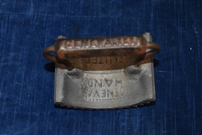 Lot 9 - A Geneva Hand Held Fluter