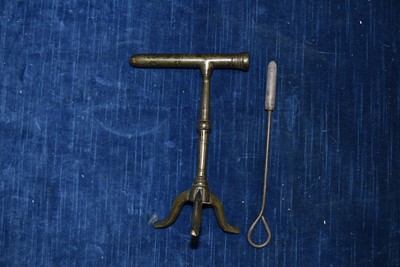 Lot 57 - A group of six Goffering Irons