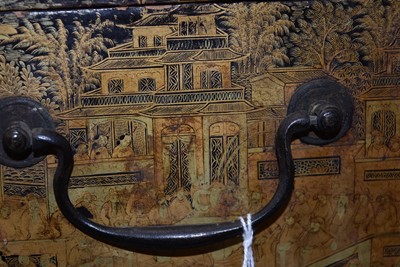 Lot 454 - A large Chinese Tea Caddy