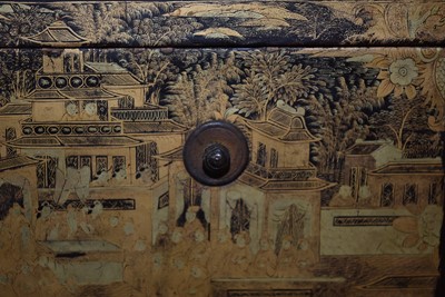 Lot 454 - A large Chinese Tea Caddy