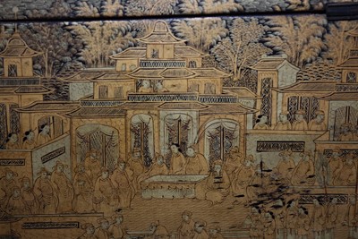 Lot 454 - A large Chinese Tea Caddy