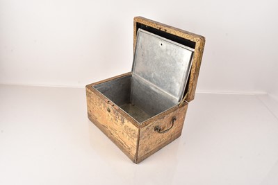 Lot 454 - A large Chinese Tea Caddy