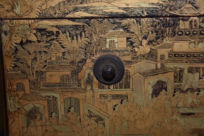 Lot 454 - A large Chinese Tea Caddy