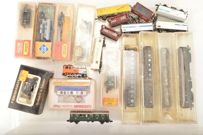 Lot 7 - Fleischmann Roco Farish Locomotives coaches and wagons N gauge (21)
