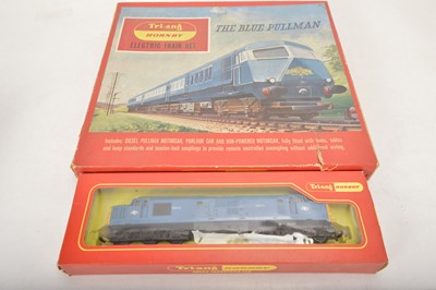 Lot 28 - Tri-ang 00 gauge Midland Pullman set and Diesel locomotive in original boxes (2)